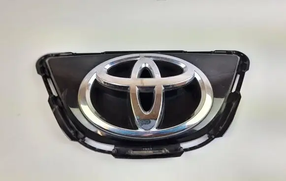 Toyota Aygo X Manufacturer badge logo/emblem 753120H040