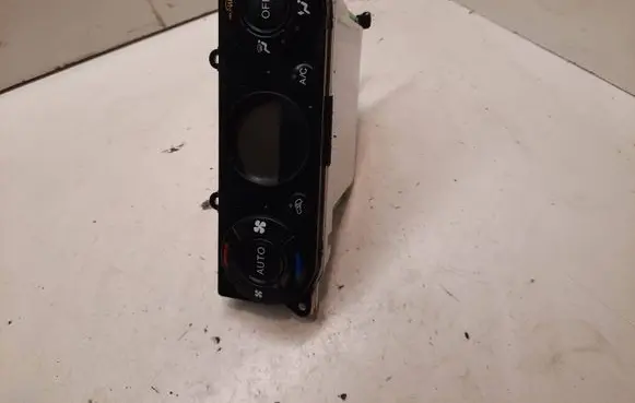 Ford Mondeo Mk III Climate control unit 2S7H18C612AA CD132EATC WCDB98999