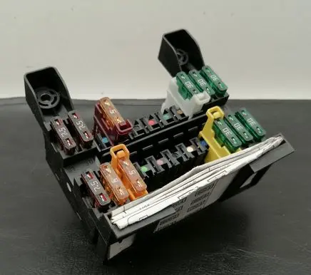 Mercedes-Benz E W211 Fuse box set A2115450301
