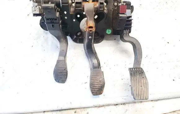 Clutch pedal