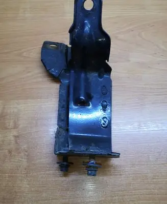 Volvo XC60 Radiator mount bracket 31261932