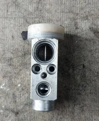 Ford Galaxy Air conditioning (A/C) expansion valve 7M3820679A 95NW19849AD