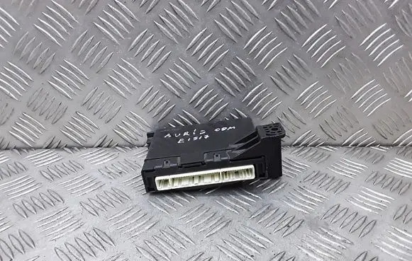 Toyota Auris 150 Air conditioner control unit module 8865002660