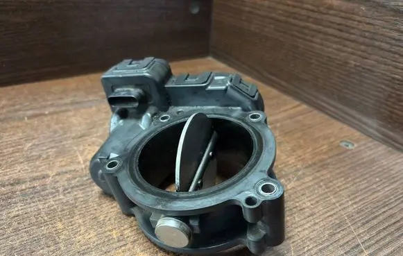Mercedes-Benz Sprinter W906 Throttle valve A6510900470 6510900470