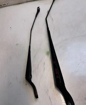 Peugeot 207 Front wiper blade arm 213123