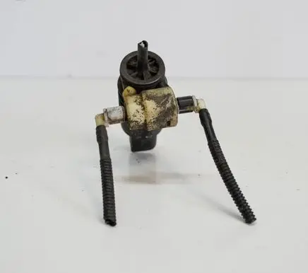 Volkswagen PASSAT B7 USA Windscreen/windshield washer pump