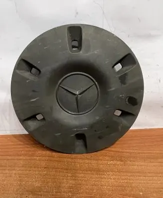 Mercedes-Benz Sprinter W906 R20 wheel hub/cap/trim A9064010025 D521