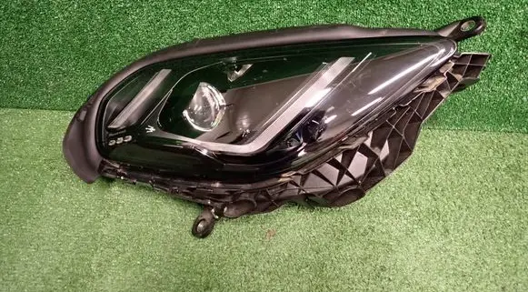 Maserati GranTurismo II Headlight/headlamp 06701588610