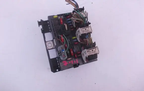 Citroen C4 Grand Picasso Fuse module 9667044980 13653860