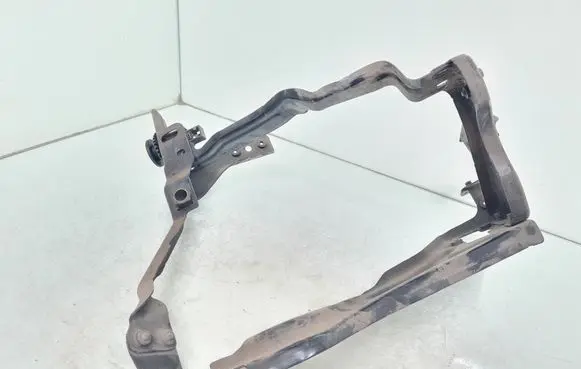 Headlight/headlamp mounting bracket
