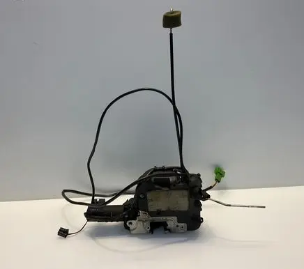Mercedes-Benz E W211 Front door lock A2117201235 2117201235