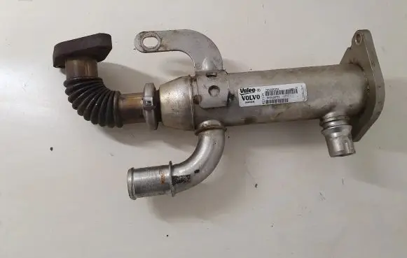 Ford C-MAX I EGR valve cooler 993062H 8653691