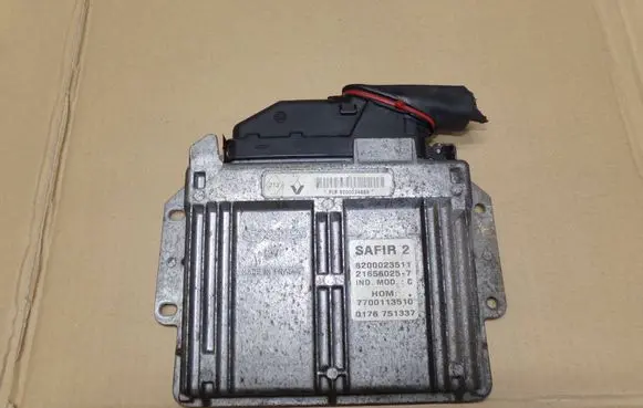 Renault Twingo I Engine control unit/module 8200023511