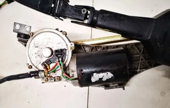 Mercedes-Benz E W211 Wiper motor