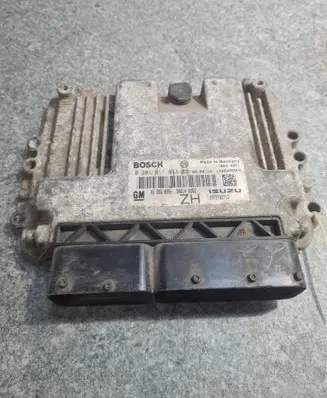 Opel Astra H Engine control unit/module 0281011943 8973785712 55556829