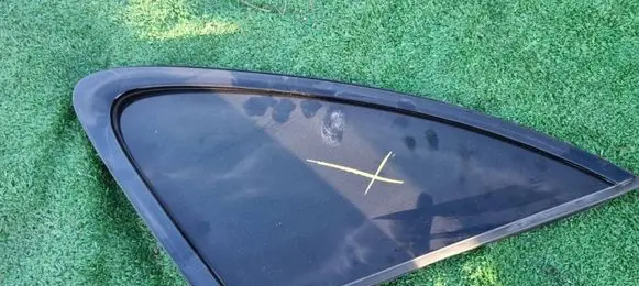 Porsche Macan (95B) Rear side window 95B845298