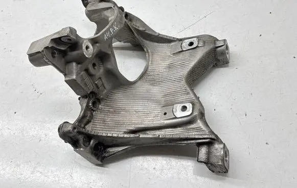Audi A4 S4 B9 8W Engine mounting bracket 8W0399295E
