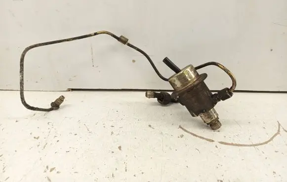 Mercedes-Benz S W126 Fuel pressure regulator 0438161001 A0000780392 A1030701632