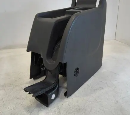 Volkswagen Golf Plus Center console 5M0713187