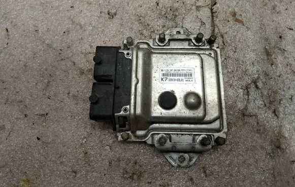 Suzuki Swift II Engine control unit/module 0261S07288