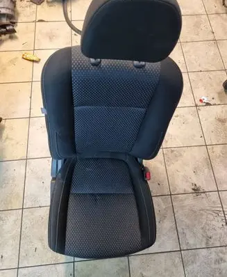 Mitsubishi Outlander Front passenger seat 