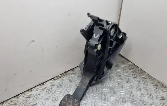 Clutch pedal
