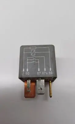 Audi A4 S4 B5 8D Other relay 8A0951253B 899578000