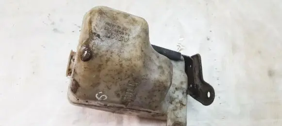 Mazda 626 Coolant expansion tank/reservoir 823021077 823021-077