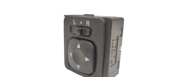 Wing mirror switch