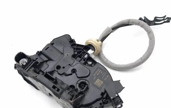 Skoda Superb B9 Front door lock 572837016