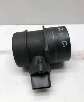 Volkswagen PASSAT B6 Mass air flow meter 074906461B 0281002461