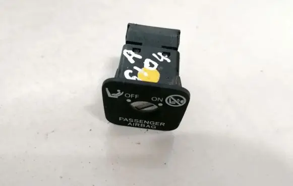 Passenger airbag on/off switch