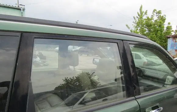 Nissan X-Trail T30 Rear door window glass 
