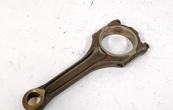 Volkswagen Touareg II Connecting rod/conrod 022B