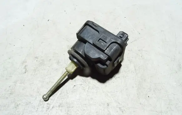Headlight level adjustment motor