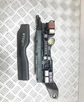 Toyota Corolla E120 E130 Fuse module 5136YA1