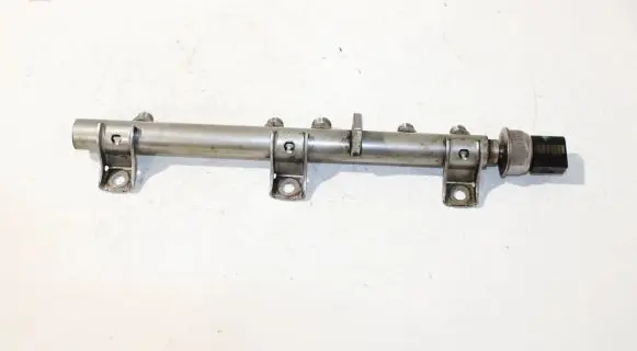 BMW 1 E81 E87 Fuel main line pipe 7562474 7537319