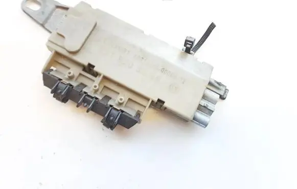 Mercedes-Benz E W211 Antenna control unit a2118203089 921869001