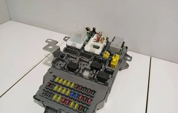 Honda Accord Fuse module A000011
