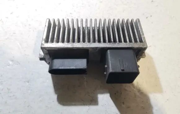 Renault Laguna III Glow plug pre-heat relay 8200558438A