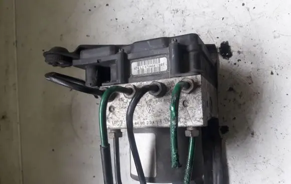 Renault Scenic II - Grand scenic II ABS Pump 84B02AAY1