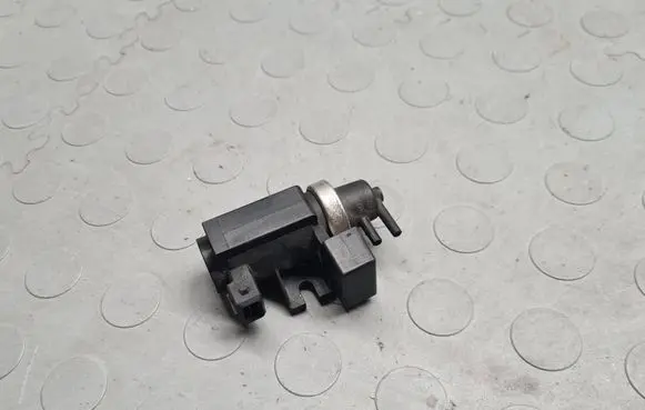 BMW 7 E65 E66 Turbo solenoid valve 2247906