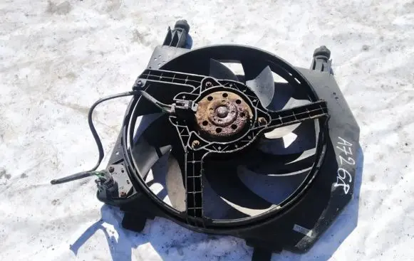 Ford Fiesta Radiator cooling fan shroud 96fb8c607ck 96fb8146
