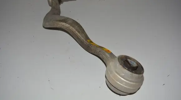 Front lower control arm/wishbone