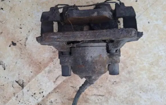 Jaguar XJ X308 Rear brake caliper
