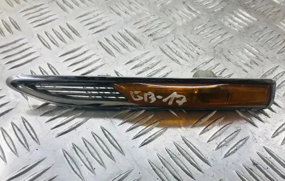 Ford Mondeo Mk III Front fender indicator light 7S7113K354