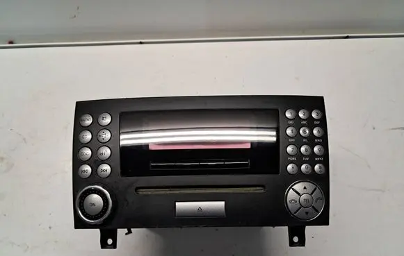 Mercedes-Benz SLK R171 Radio/CD/DVD/GPS head unit A1718200586