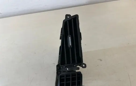 KIA Ceed Dash center air vent grill 974301H900