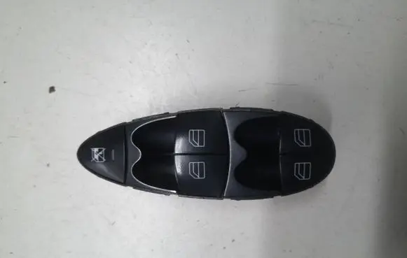 Mercedes-Benz CLS C219 Electric window control switch SWF502159 2440620002 A2118213679