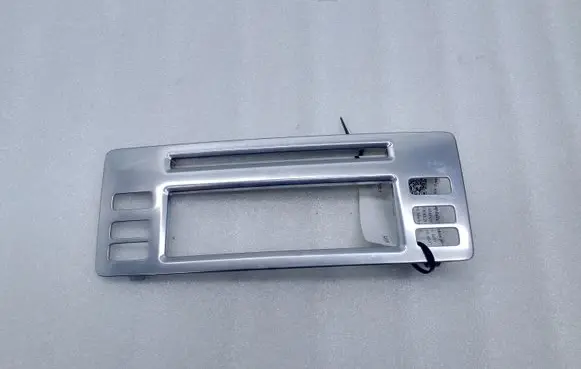 Radio/GPS head unit trim
